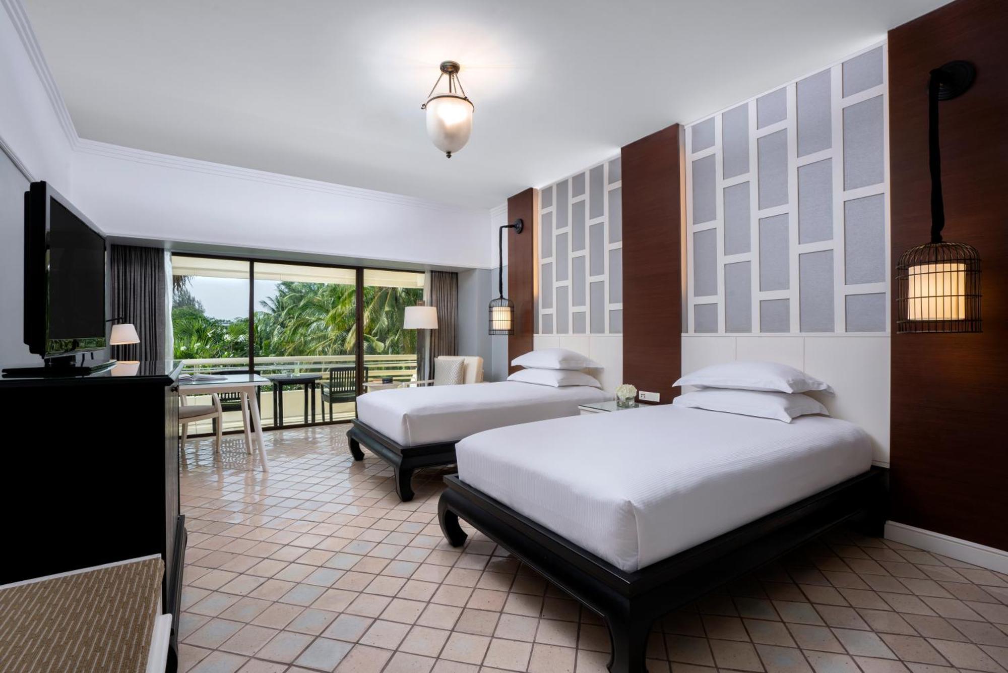 Pullman Phuket Karon Beach Resort Esterno foto Deluxe Room