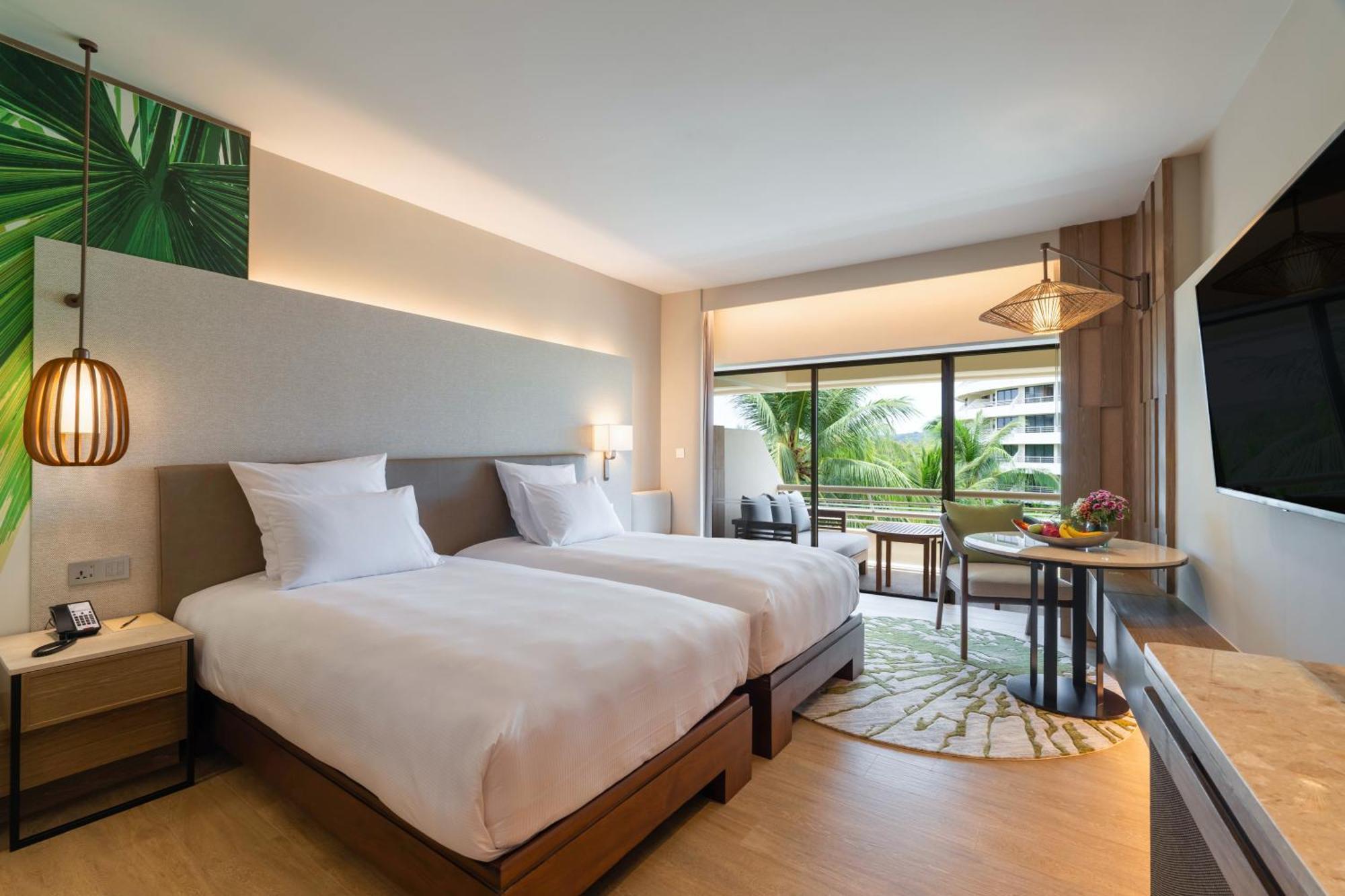 Pullman Phuket Karon Beach Resort Esterno foto Deluxe Room