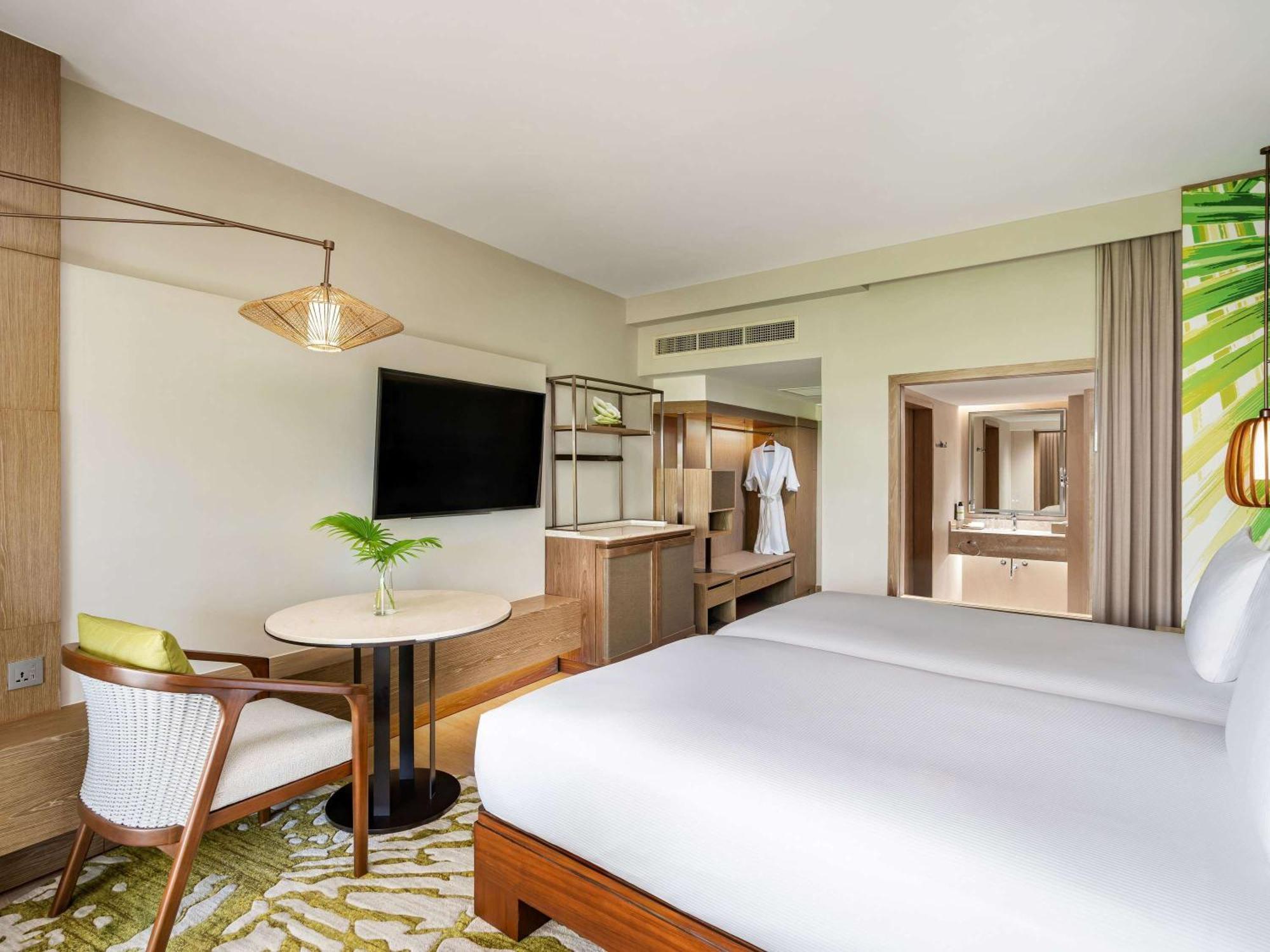 Pullman Phuket Karon Beach Resort Esterno foto Deluxe Room