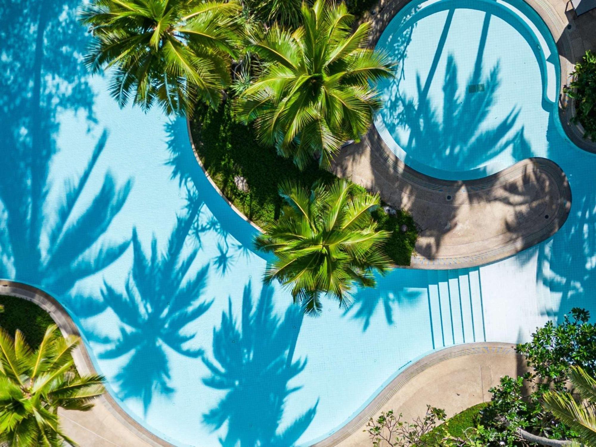Pullman Phuket Karon Beach Resort Esterno foto The pool at the W South Beach