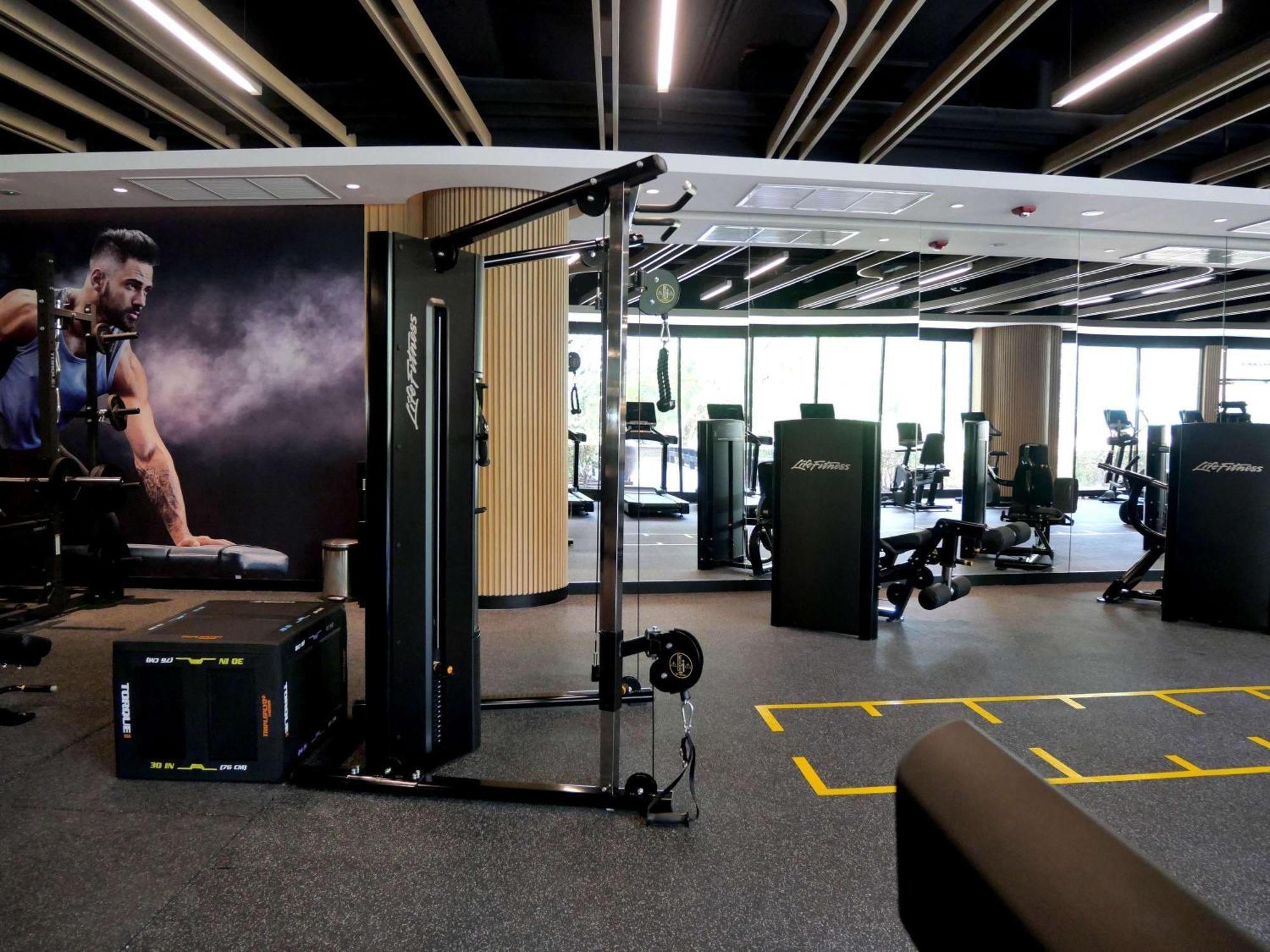 Pullman Phuket Karon Beach Resort Esterno foto The gym at the 2012 London Olympics