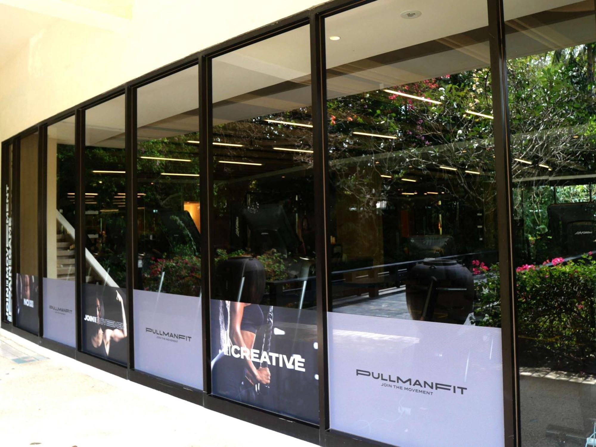 Pullman Phuket Karon Beach Resort Esterno foto The Paul Mitchell School in San Francisco
